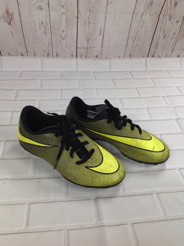 Nike Black & Yellow Cleats Size 2