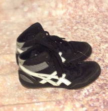 Asics Black & White Wrestling Cleats Size 1