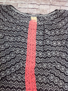 Faded Glory Black & White Top