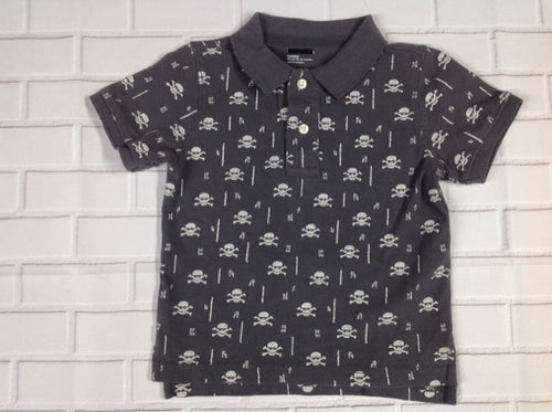 Gap Gray Skull & Crossbones Top