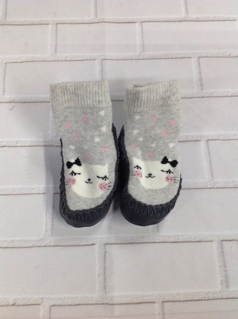 H & M GRAY PRINT IG Footwear Slippers