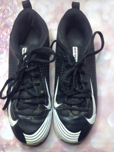 Nike Black & White Cleats Size 4.5