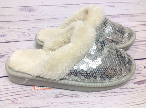 No Brand Silver Slippers