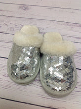 No Brand Silver Slippers