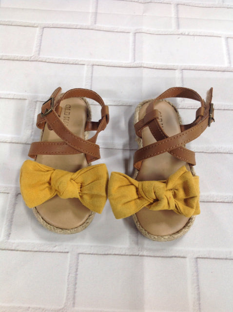 Old Navy Brown & Yellow Sandals
