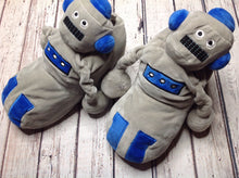 Old Navy Gray & Blue YB Footwear Slippers