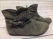 PIPER Gray Boots