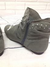 PIPER Gray Boots