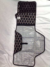 SKIP HOP Black & White Changing Pad