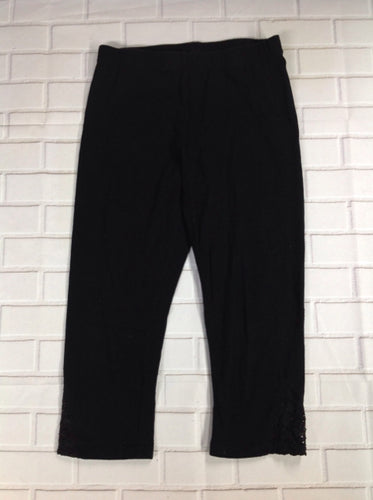 SO.. Black Capris