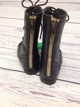 STEVE MADDEN Black Boots