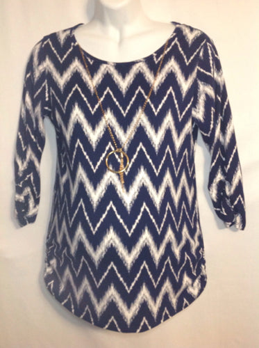 Size Large *No Brand BLUE & WHITE Zigzags Top