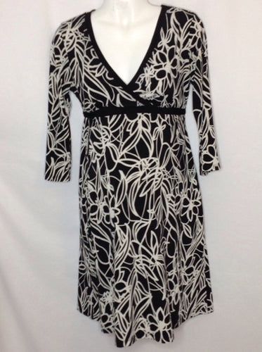Size M Duo Black Print Floral Dress