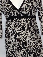 Size M Duo Black Print Floral Dress