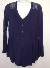 Size M Motherhood Navy Solid Top