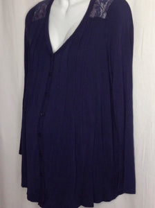 Size M Motherhood Navy Solid Top