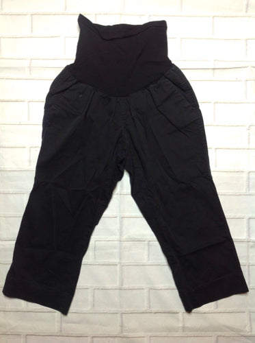 Size Medium Oh Baby Black Solid Capri