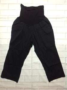 Size Medium Oh Baby Black Solid Capri