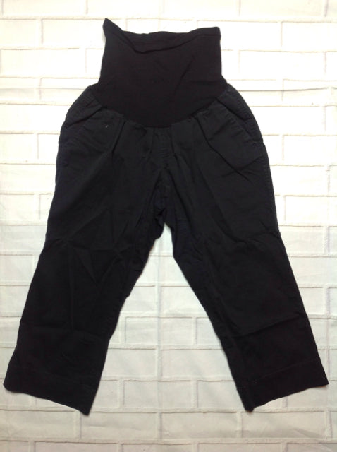 Size Medium Oh Baby Black Solid Capri