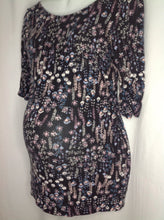 Size Small Motherhood Black Print Flowers Top