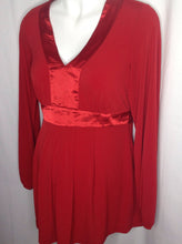 Size Small Motherhood Red Solid Top