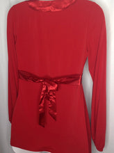 Size Small Motherhood Red Solid Top