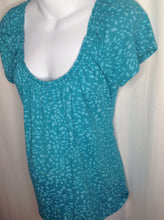 Size Small Motherhood Teal Print NURSING