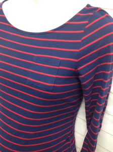 Size MAT SMALL OLD NAVY MATERNITY Blue & Red Cotton Blend Stripe Top