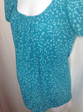 Size Small Petite Motherhood Teal Print Top