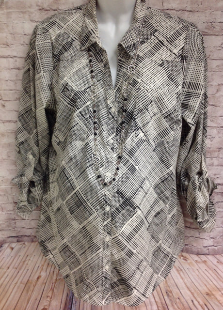 Size XL Motherhood BLACK & WHITE DESIGNS Top