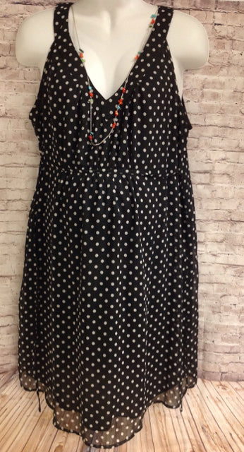 Size XL Motherhood Black Dots Dress