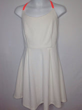 Soprano CREAM & CORAL Dress