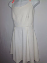 Soprano CREAM & CORAL Dress