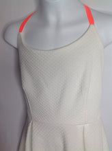 Soprano CREAM & CORAL Dress