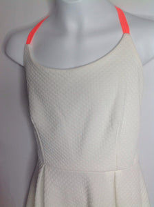 Soprano CREAM & CORAL Dress