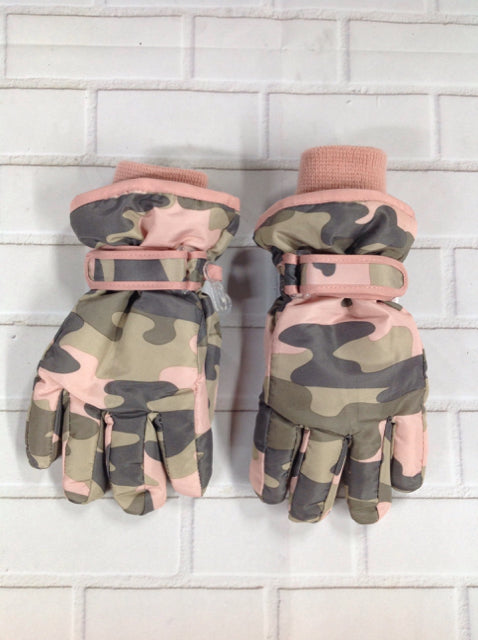 The Place Camoflage Gloves