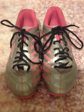 Umbro Gray & Pink Cleats Size 7.5