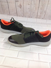 Under Armour Black & Green Sneakers Size 7