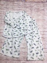 White & Green Sleepwear